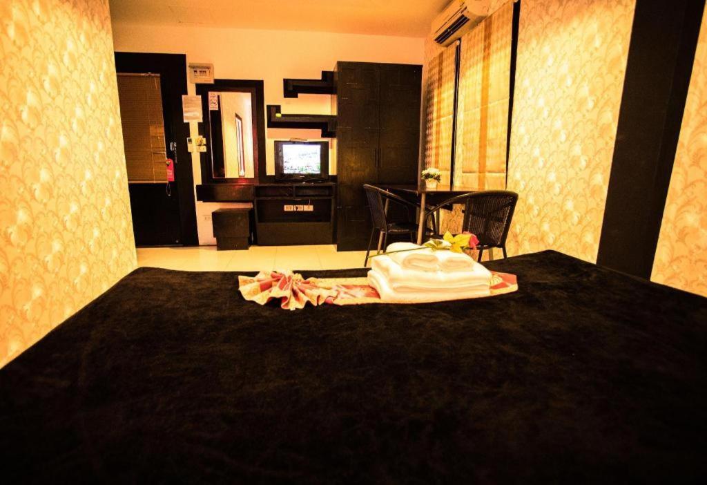 Long Beach Hotel Patong Екстериор снимка