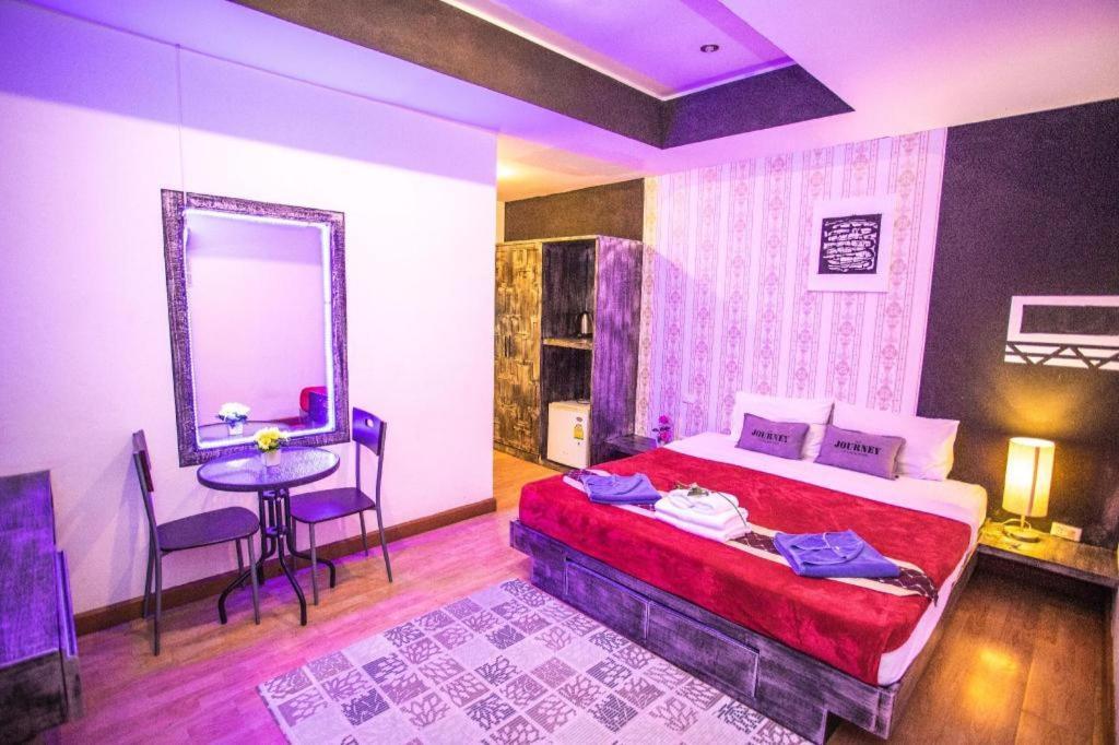 Long Beach Hotel Patong Екстериор снимка