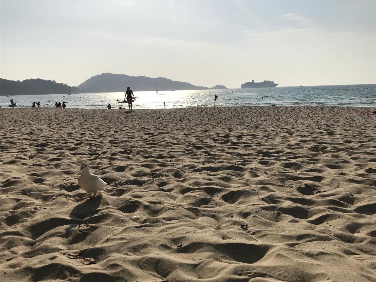 Long Beach Hotel Patong Екстериор снимка